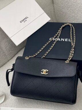 Classic CHANEL bag: A Stylish and Versatile Choice for Elegance
